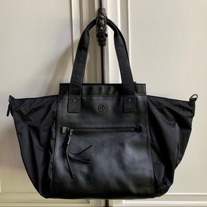 Lululemon Yoga bag EUC - rare